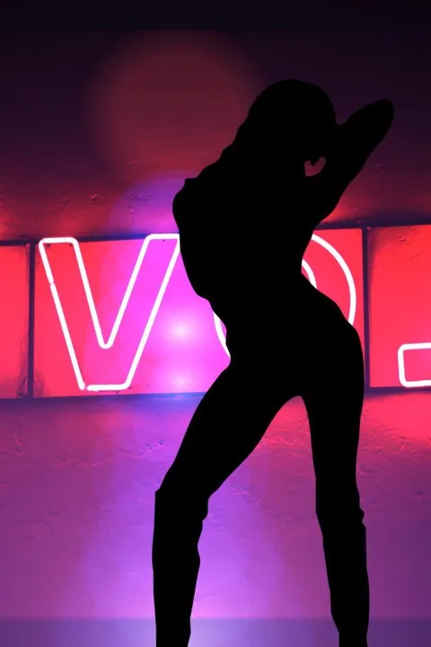 Pole dance by Alexa Moon - (18+)