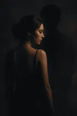Tua Sombra na Minha Pele de Kreepela Karnstein - (18+)